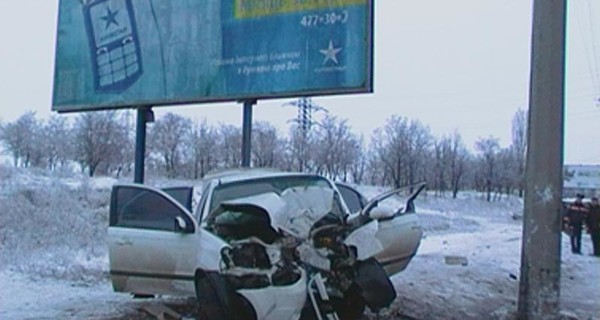 Страшная авария в Луганске: три человека погибли на месте 