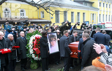 Людмилу Марковну Гурченко похоронили на Новодевичьем кладбище