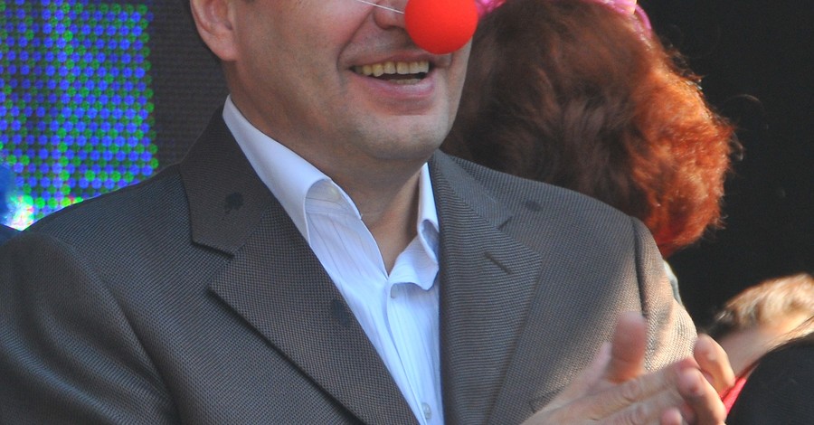 Мэр примерил клоунский нос, а Рабинович стал «размножаться»