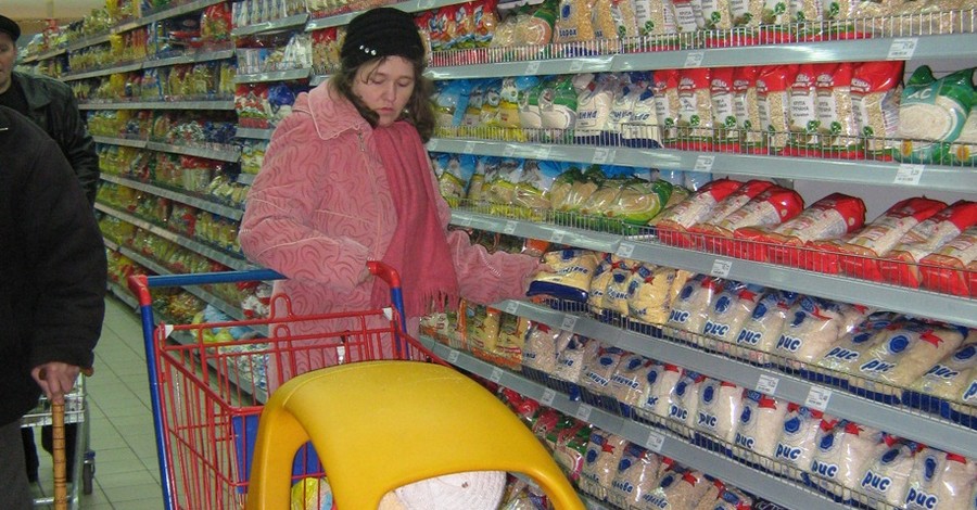 В магазинах продают хлеб с тараканами и молоко с аммиаком