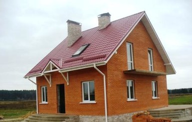 Многодетной матери из Мангуша подарили дом