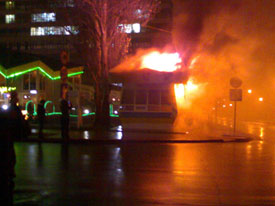 Милицейский пункт возле драмтеатра сгорел дотла 