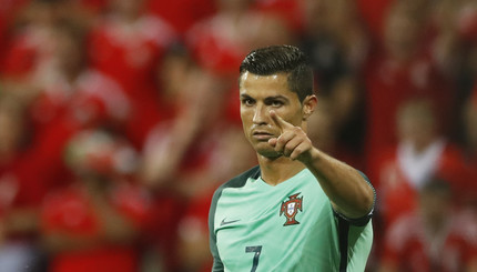 Реакция Роналду на победу Португалии в полуфинале Евро-2016 взорвала интернет