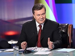 По дороге в Днепропетровск Янукович напоил селянина? 