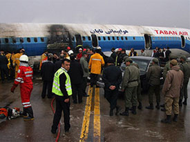 При экстренной посадке в иранском аэропорту Ту-154 развалился на части
