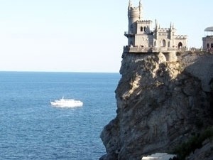 К курортному сезону обновят площадь и лестницу «Ласточкиного гнезда»