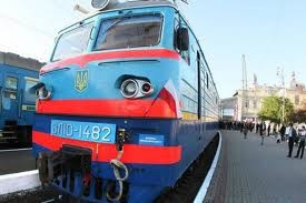 В Днепропетровской области перевернулся поезд и разворотил железнодорожные пути