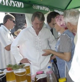 Ющенко соберет в Украине пчеловодов со всего мира
