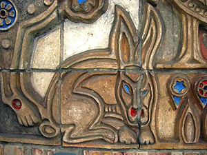 На стене киевского общежития живут плотоядный заяц, трехрогая птица и демон-мучитель детей