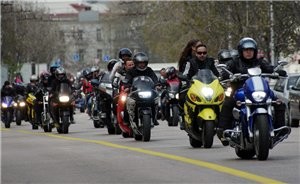 Российские байкеры открыли мотосезон в Крыму