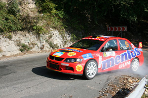 Известный модельер придумал одежду для крымских гонок  Prime Yalta Rally