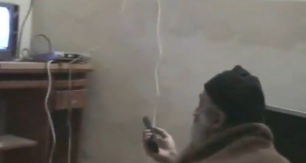 В Интернете появилось последнее видео бен Ладена: террорист смотрит телевизор