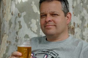 Во Львове открыли памятник местным пивоварам