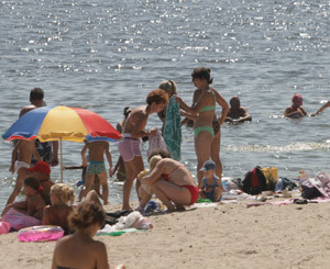 В начале июня в Киеве откроют 11 пляжей и 14 зон отдыха