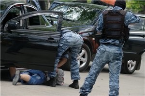 В Евпатории избили и ограбили милиционера