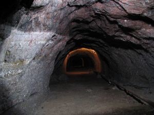 В Луганске загорелась шахта с 16 горняками