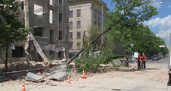В центре Харькова рухнула стена здания
