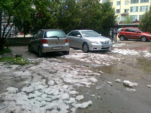 Крым засыпало градом 