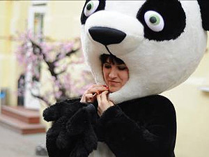 Ефросинина гуляла по Львову в костюме панды