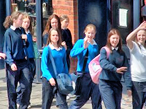 После «разговора» с одноклассниками донецкая школьница попала в больницу с травмой головы