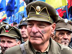 На День героев в Ивано-Франковске ветеранов УПА будут бесплатно возить в такси
