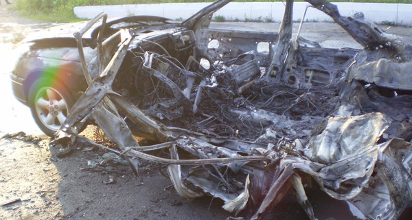 На трассе под Донецком от взрыва газа загорелось авто. Есть пострадавшие 