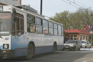 В Керчи троллейбус протаранил такси