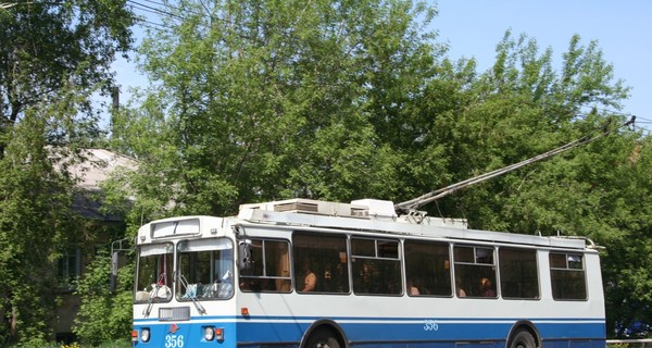 В Киеве троллейбус сбил пешехода и сбежал с места происшествия