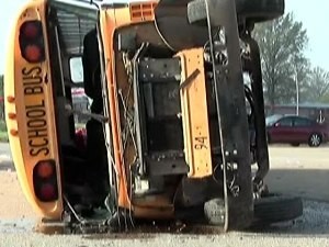 Автобус с детьми из Венгрии врезался в грузовик в Польше