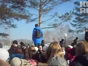В Кузбассе трое подростков надругались над пятиклассницей