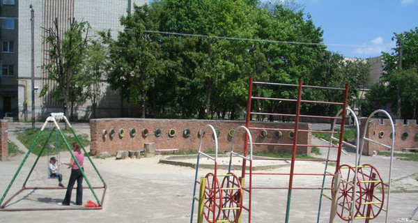 80% спортивных площадок опасны для детей