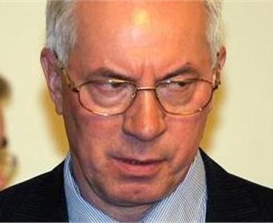 Азаров просит Януковича покарать днепропетровских чиновников 