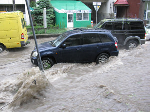 По данным крымского МЧС - от града пострадали люди, убитых нет   