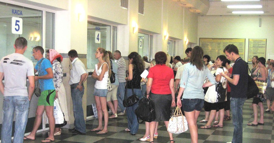 В железнодорожных кассах аншлаг