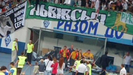 Киевские фаны зверски избили работника стадиона