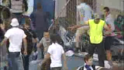 Фанаты избили работника стадиона за Бандеру