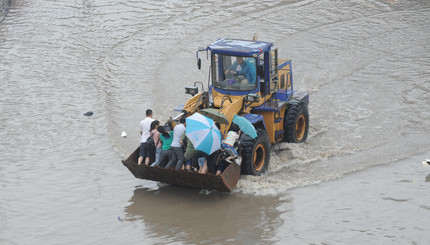 Китай переживает сильное наводнения