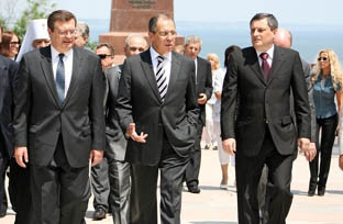 Главы МИДа России и Украины ужинали при свечах