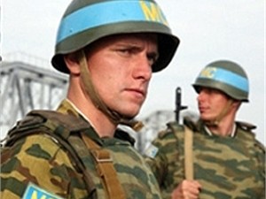 Украинских миротворцев наградили медалями ООН