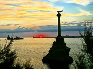 Севастополь подружится с Москвой и Киевом