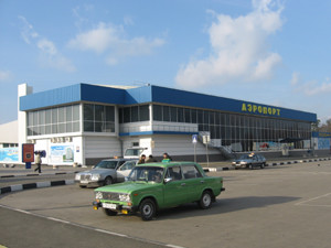 Всем эвакуированным из аэропорта пассажирам выдали воду