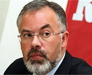 Табачник уверяет, что студентов из общежитий разгоняют не из-за Евро-2012