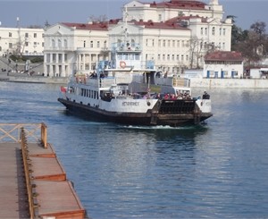 В Севастополе 6-летний мальчик сорвался с пирса 