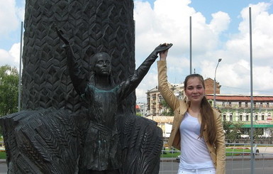 Ровесница Независимости в шоке от решения мэрии уничтожить памятник на пл. Розы Люксембург