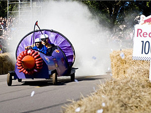 Гонки на тарантасах, спектакли об Эдит Пиаф и автофестиваль BMW: 