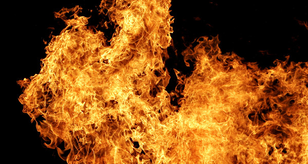 На Донетчине в огне погибла молодая женщина   