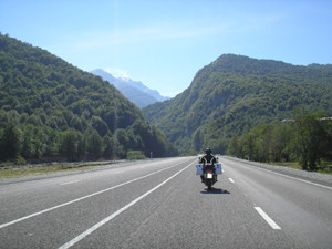На  трассе Ялта-Севастополь погиб мотоциклист из Москвы