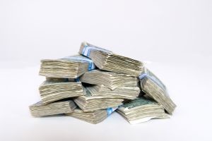 В Ялте мошенница «развела» наивных дам на 15 тысяч долларов