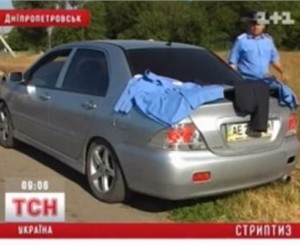 ГАИшники задержали «коллег», устроивших стриптиз на симферопольской трассе