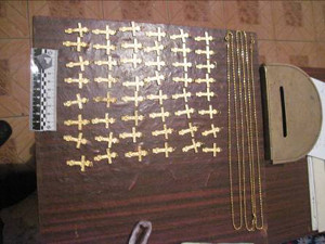 Керчанин пробрался в храм и украл  пожертвования верующих